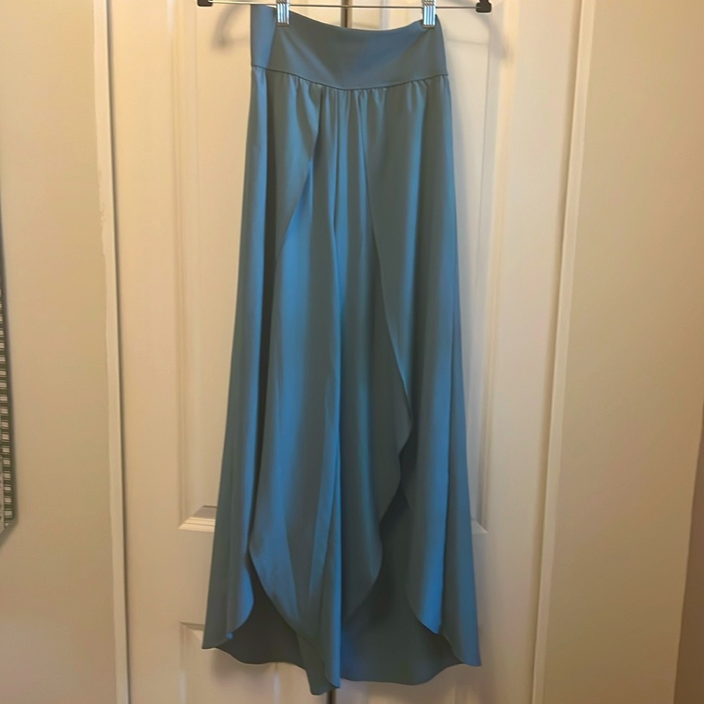 Athletic pants